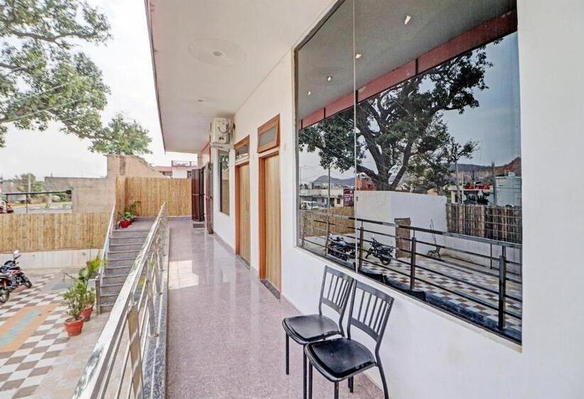 Oyo Hotel Redfly Inn