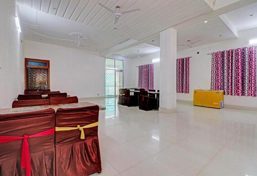 Oyo Hotel Redfly Inn