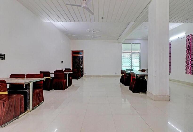 Oyo Hotel Redfly Inn