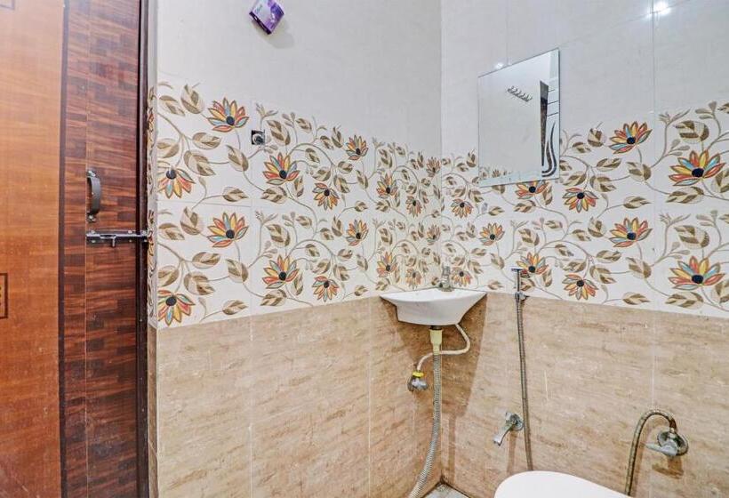 Oyo Hotel Redfly Inn