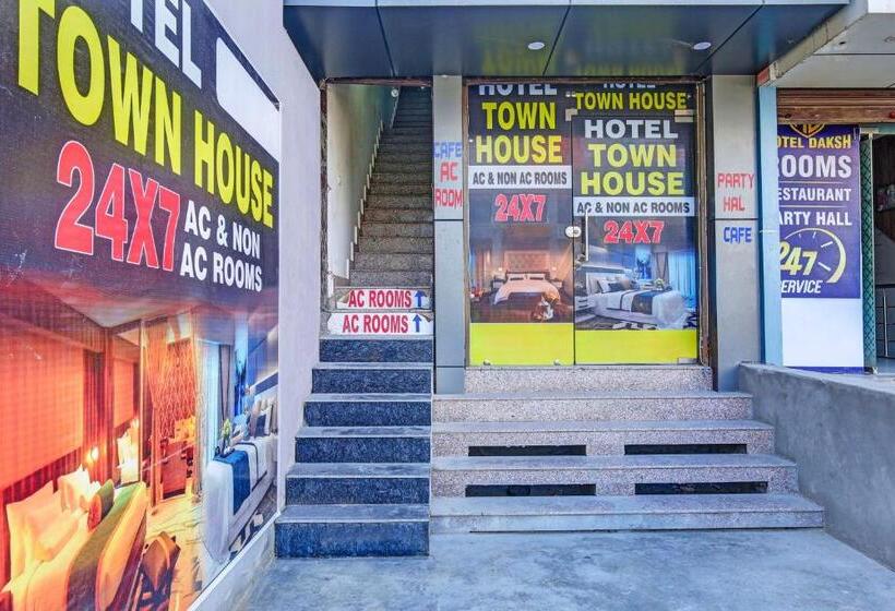 Town House Cafe And Hotel, Kurukshetra