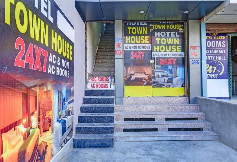 Town House Cafe And Hotel, Kurukshetra