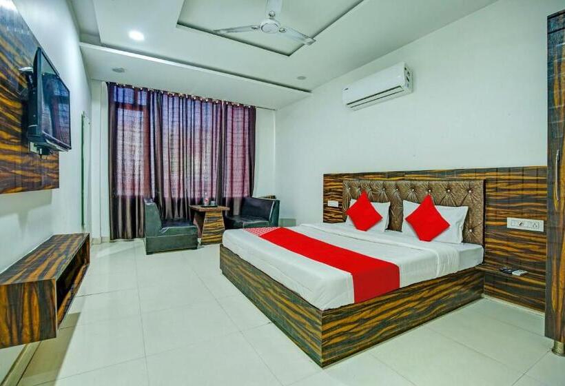 Town House Cafe And Hotel, Kurukshetra