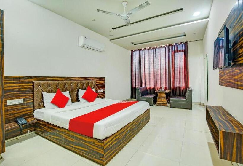 Town House Cafe And Hotel, Kurukshetra