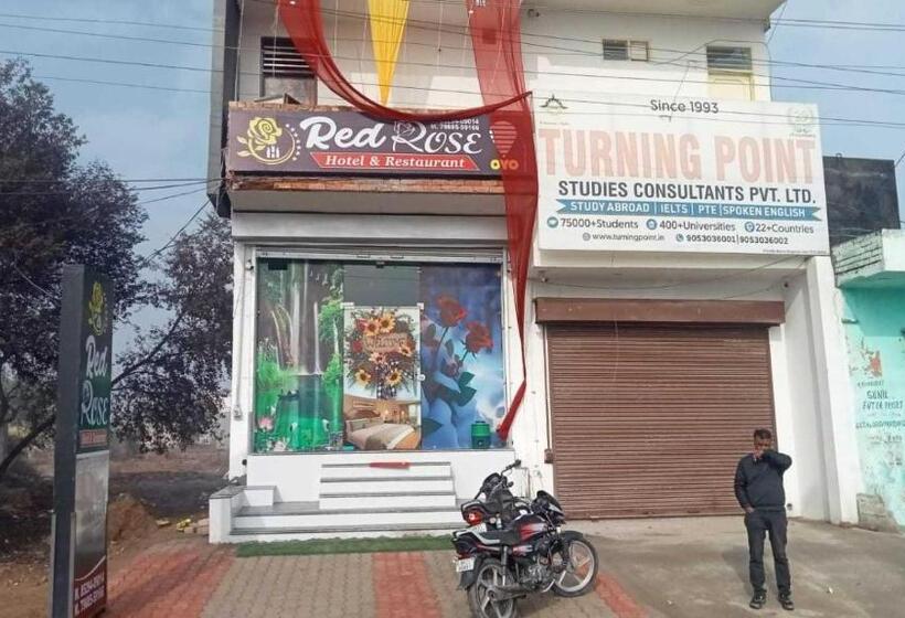 Oyo Red Rose Hotel & Restaurant