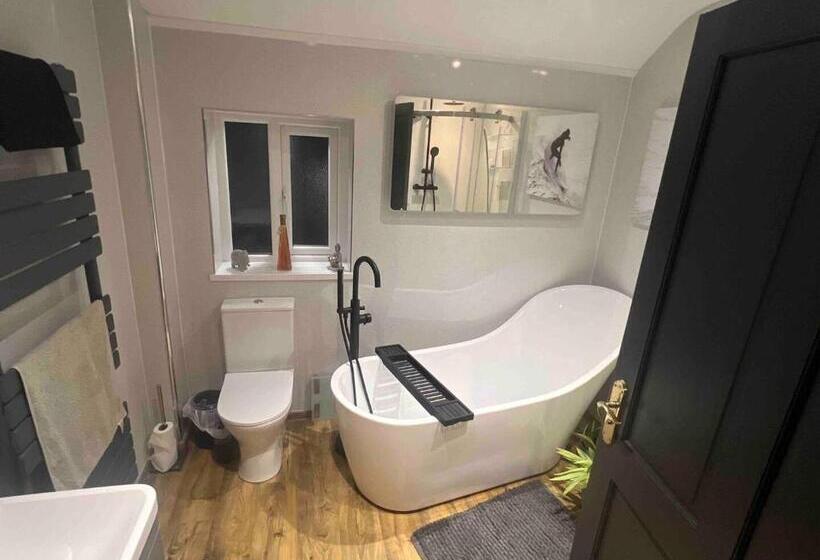 פנסיון Awel Y Trydan Guest House