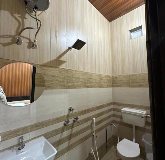 Пансион Classio Residency