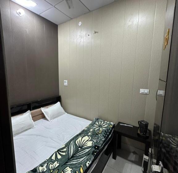 Пансион Classio Residency