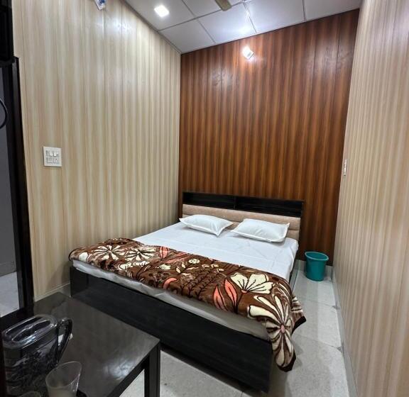 Пансион Classio Residency