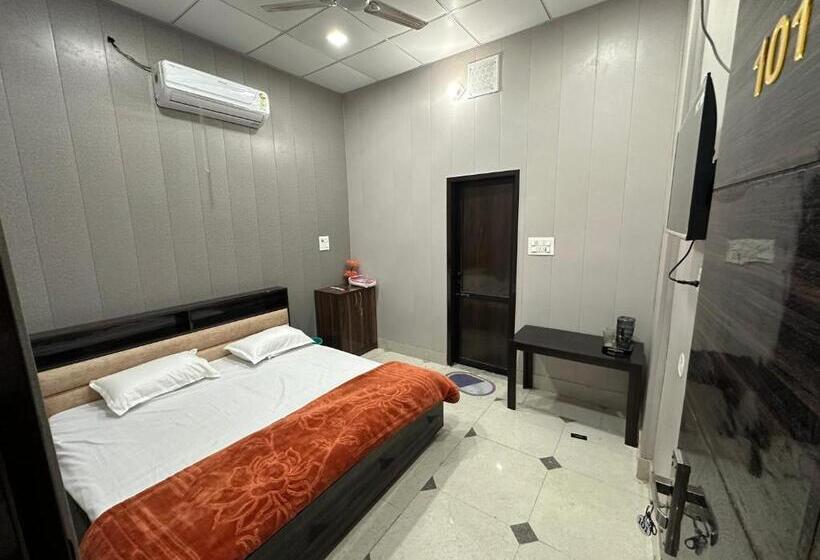 Пансион Classio Residency