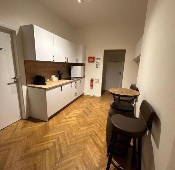 پانسیون Datri Petite Suite 1   3