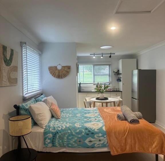 פנסיון Happy Guest House In Newcastle