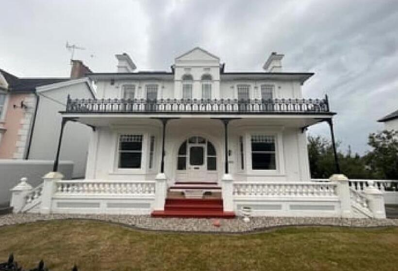 פנסיון Hazeldene