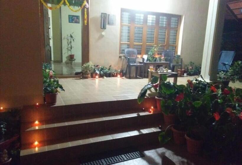 פנסיון Honey Beatle Homestay