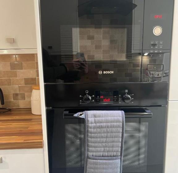 פנסיון Hull City Apartment 05