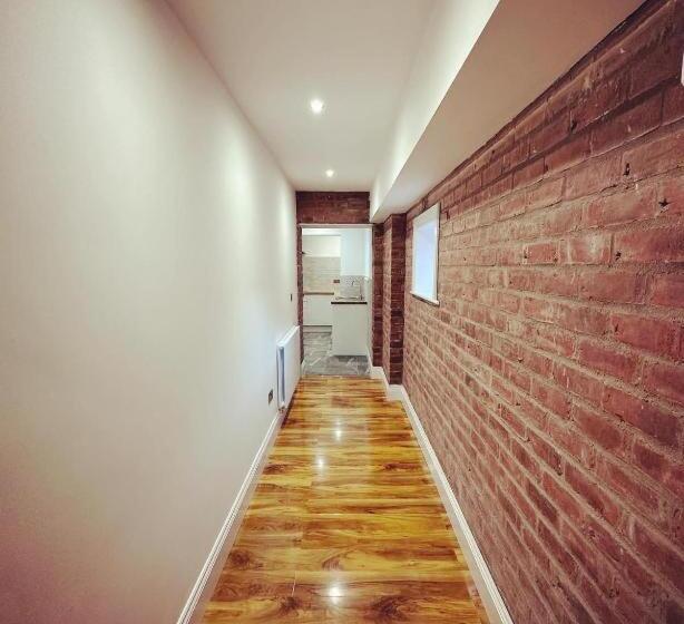 بنسيون Hull City Apartment No 07