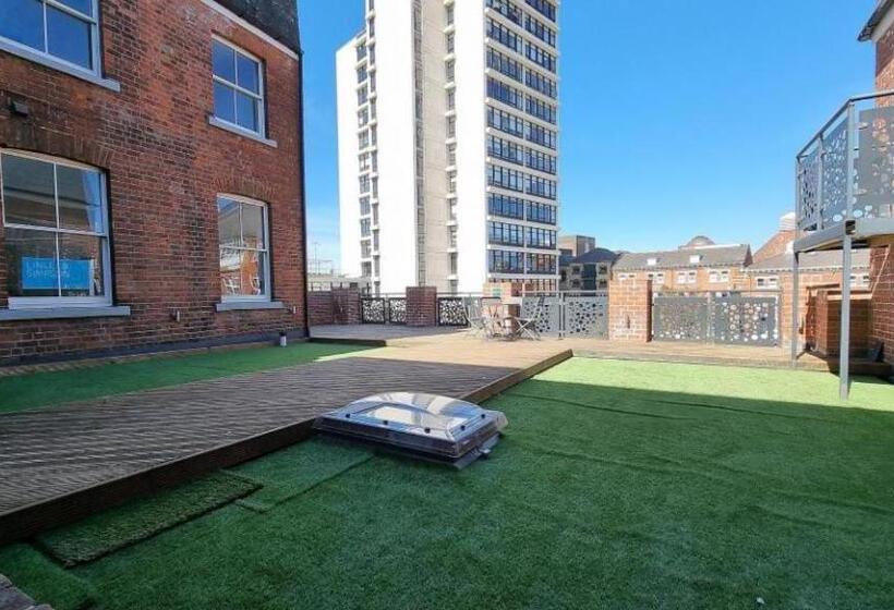 פנסיון Hull City Apartment No 07