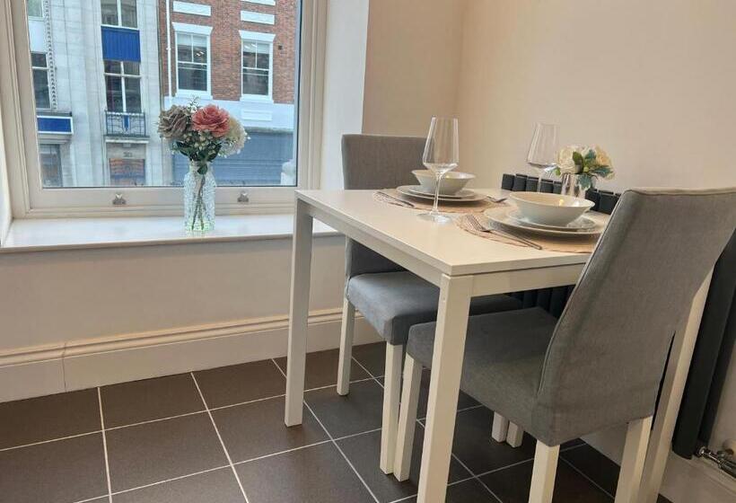 펜션 Hull City Apartment No 09