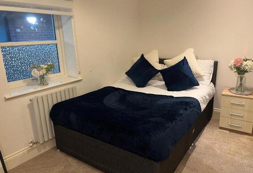 پانسیون Hull City Apartment No 09