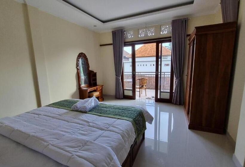 פנסיון Karmila House