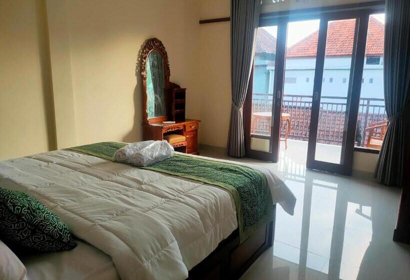 פנסיון Karmila House