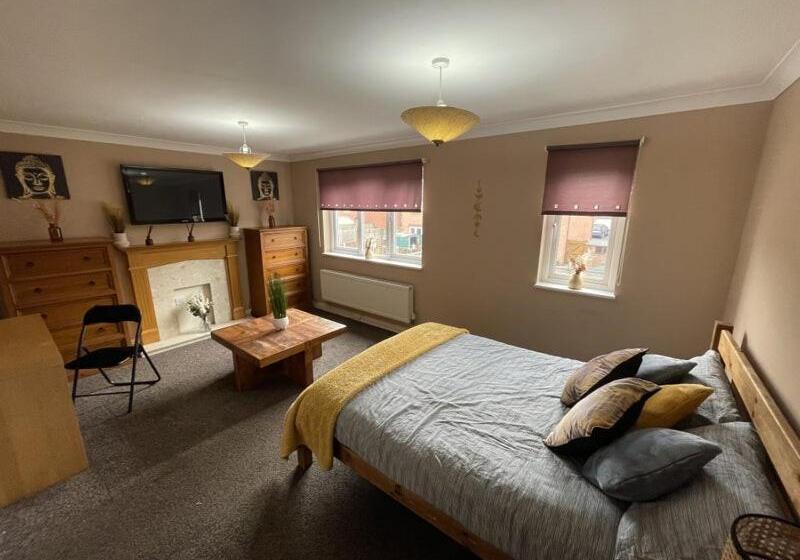 פנסיון Lychgate Guest House