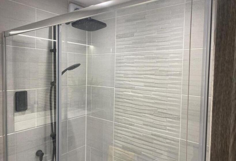 پانسیون Modern Studio In Natural Surroundings