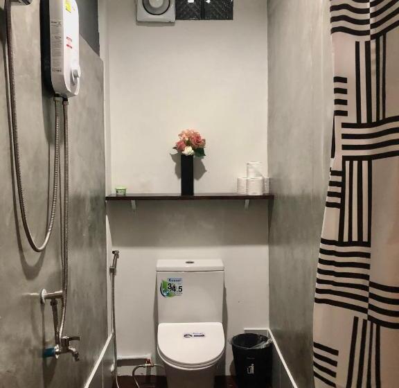 פנסיון Nine Guesthouse