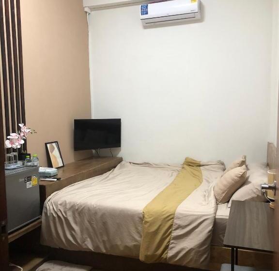 פנסיון Nine Guesthouse