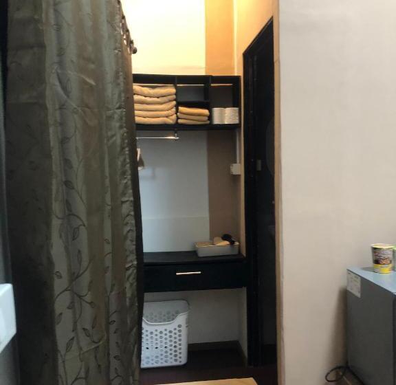 פנסיון Nine Guesthouse