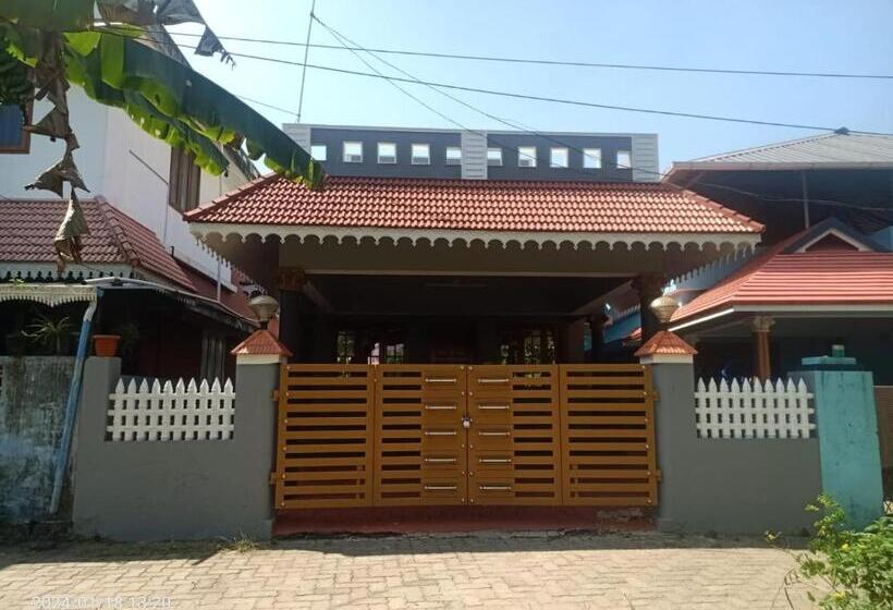 ペンション Thaikkatukara Residency