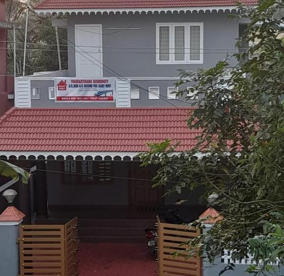 ペンション Thaikkatukara Residency