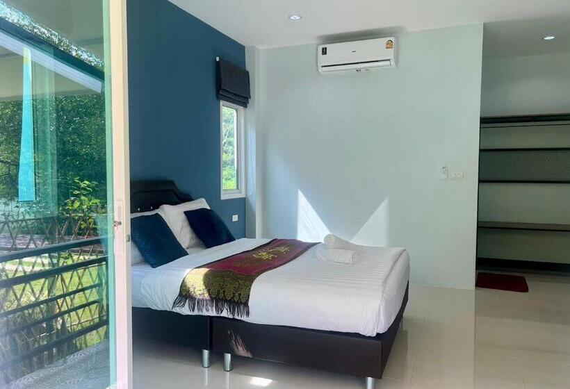 Resort บ้านพักชายคลอง @บางปู สามร้อยยอด