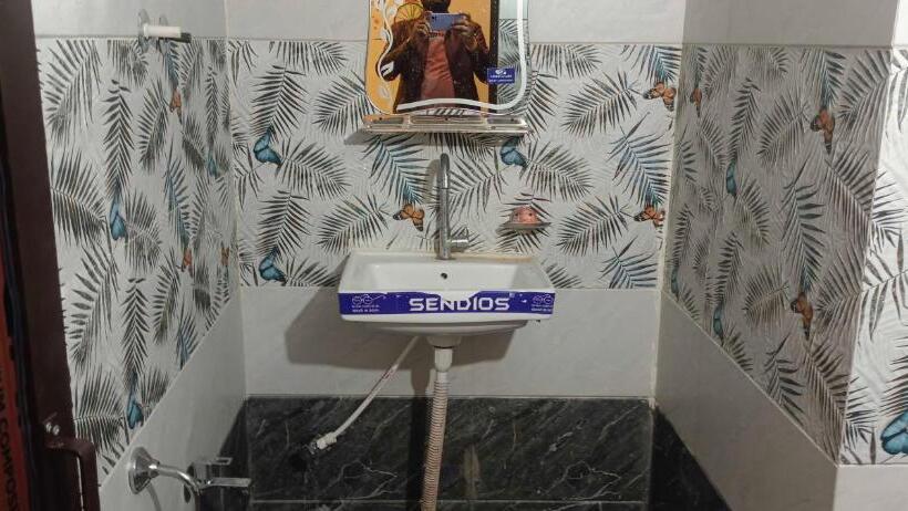 Spot On Hotel Bairi Love