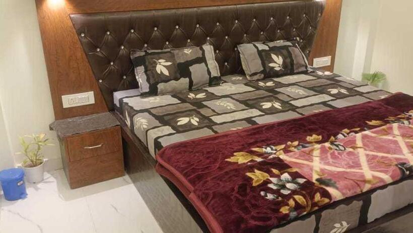 Spot On Hotel Bairi Love