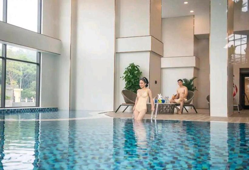 Superior Suite Home, View City