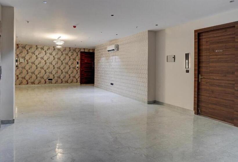 Townhouse Oak Hotel Comfortable Inn