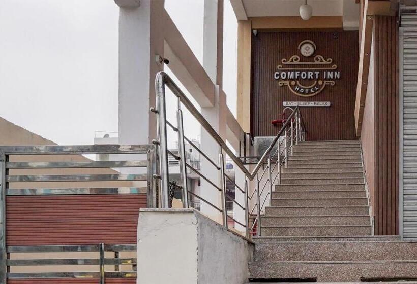 Townhouse Oak Hotel Comfortable Inn