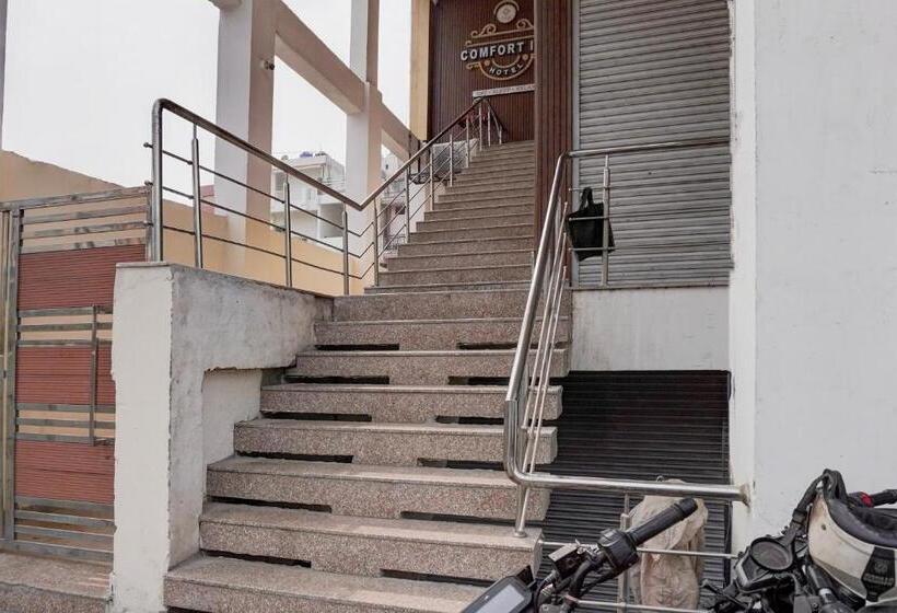 Townhouse Oak Hotel Comfortable Inn