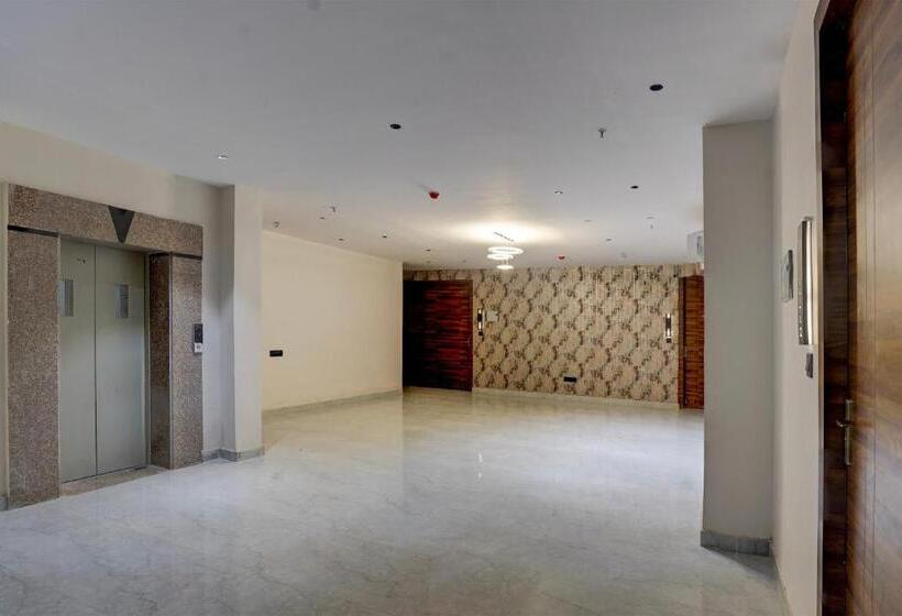 Townhouse Oak Hotel Comfortable Inn