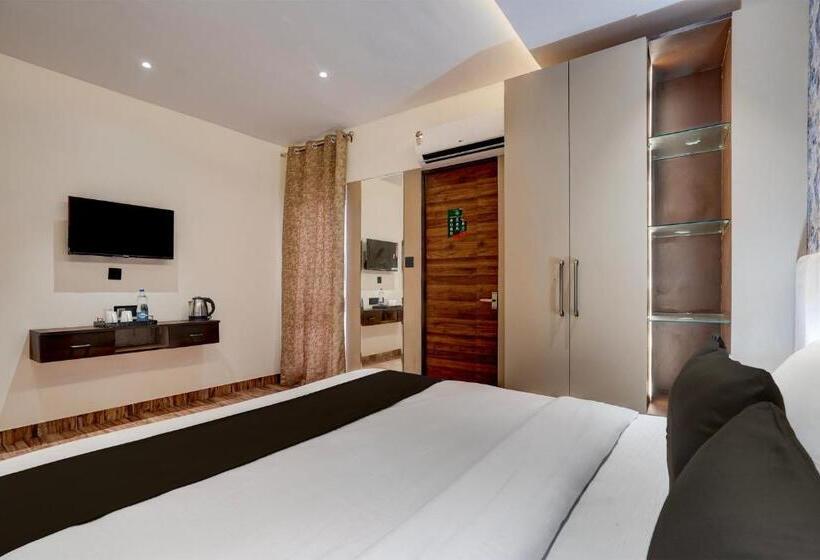 Townhouse Oak Hotel Comfortable Inn