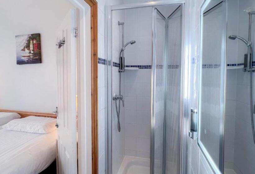 הוסטל Town Lodge