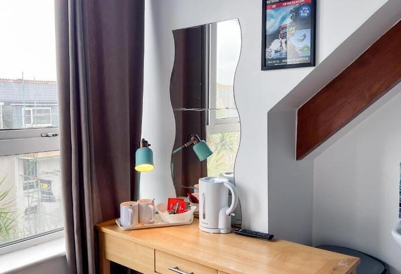 הוסטל Town Lodge