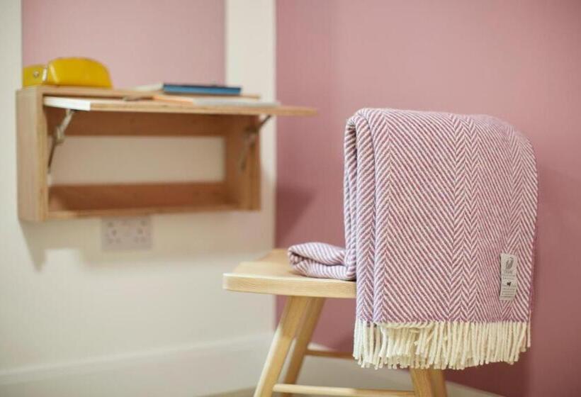 הוסטל The Barrel Store Cirencester