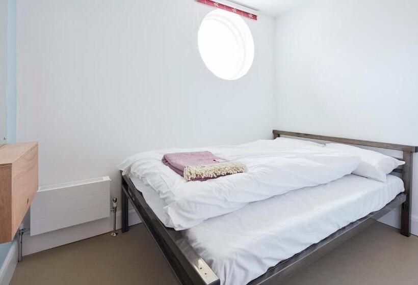 הוסטל The Barrel Store Cirencester