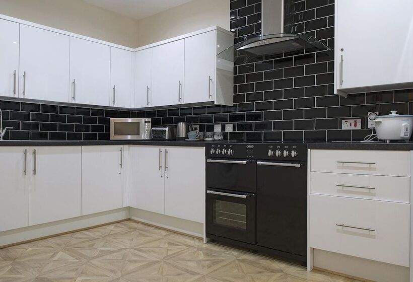 مبيت وإفطار Cargo Cafe Apartments