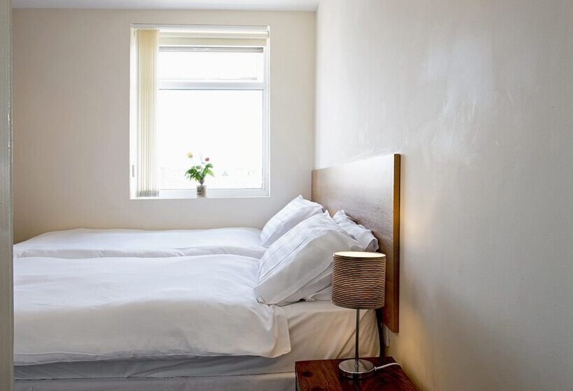 مبيت وإفطار Cargo Cafe Apartments