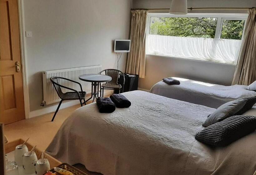 مبيت وإفطار The Coach House