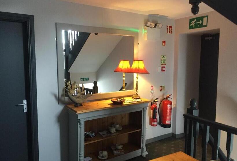 Bed and Breakfast Roomz