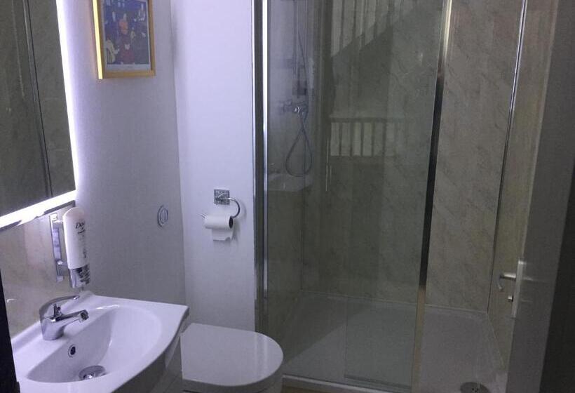 Bed and Breakfast Roomz